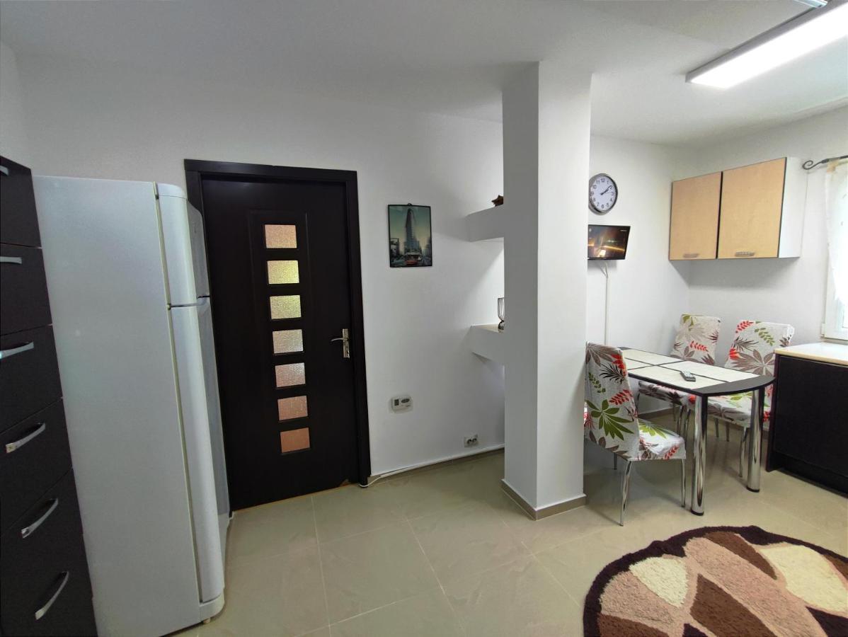Appartamento Deea Orşova Esterno foto